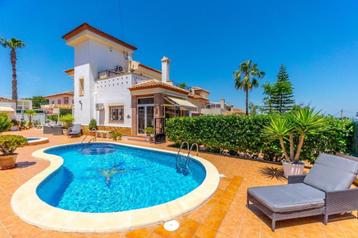  Mediterrane vrijstaande villa in San Miguel de Salinas.... beschikbaar voor biedingen