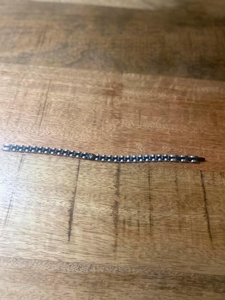 Maserati armband voor heren, Handtassen en Accessoires, Armbanden, Zo goed als nieuw, Zilver, Zwart, Met strass, Ophalen