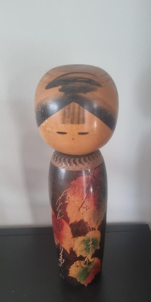 Grote "Aki" kokeshi van Sato Kouson (Komura) 39 cm, Antiek en Kunst, Kunst | Beelden en Houtsnijwerken, Verzenden