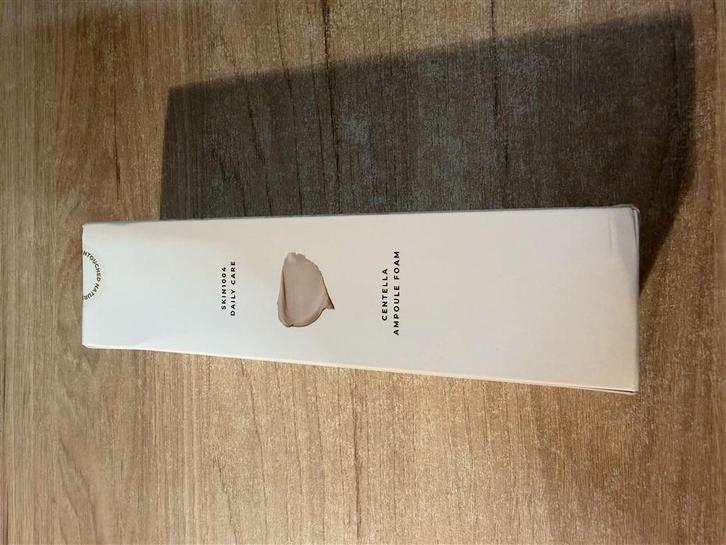 skin1004 - Madagascar Centella Ampoule Foam - Gezichtsreinig, Handtassen en Accessoires, Uiterlijk | Gezichtsverzorging, Nieuw