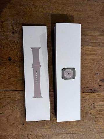 Apple Watch Series 8 (GPS) - 41mm kast -  sterrenlicht band beschikbaar voor biedingen