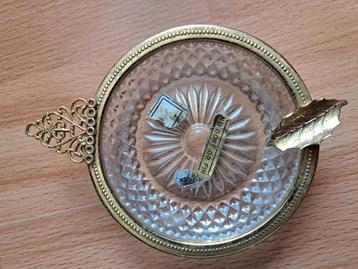 Cendrier en verre
travaillé et métal doré original vintange  beschikbaar voor biedingen