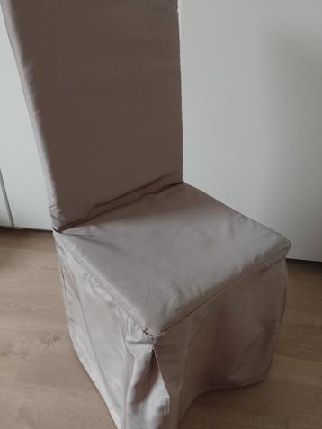 houten stoel bekleed  beschikbaar voor biedingen