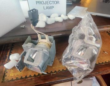 Nieuwe originele Optoma projectorlampen met koffer voor pr beschikbaar voor biedingen