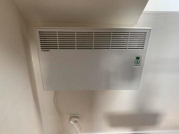Zuinige verwarming met digitaal thermostaat beschikbaar voor biedingen