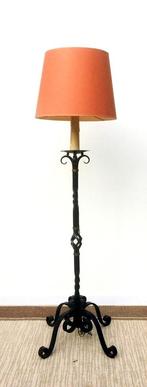 Prachtige smeedijzeren staanlamp * 50s * Retro * Vintage *, Antiek en Kunst, Antiek | Verlichting, Ophalen of Verzenden