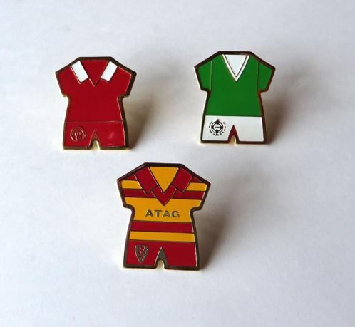 Pins voetbaltruitje / football shirt (lot), Collections, Broches, Pins & Badges, Comme neuf, Insigne ou Pin's, Sport, Enlèvement ou Envoi