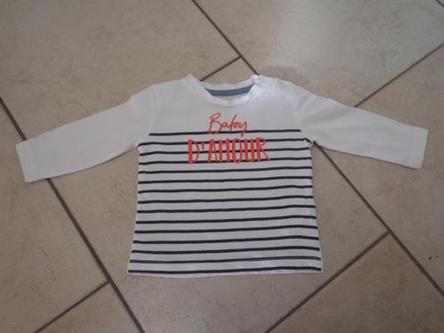 T-shirt met lange mouwen en lijnen maat 62, Kinderen en Baby's, Babykleding | Maat 62, Zo goed als nieuw, Jongetje of Meisje, Overige typen
