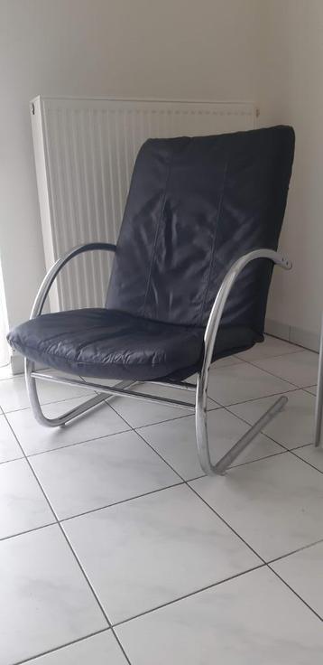 Vintage Postmodern 1980s Lounge Chair Leder beschikbaar voor biedingen