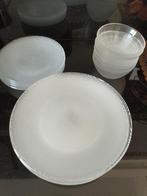 Bordenset, Huis en Inrichting, Keuken | Servies, Ophalen, Zo goed als nieuw, Bord(en)