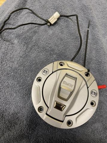 TANKDOP KEYLESS BMW K80 K81 K83 K84 K08 K09 OE 16118394060 beschikbaar voor biedingen