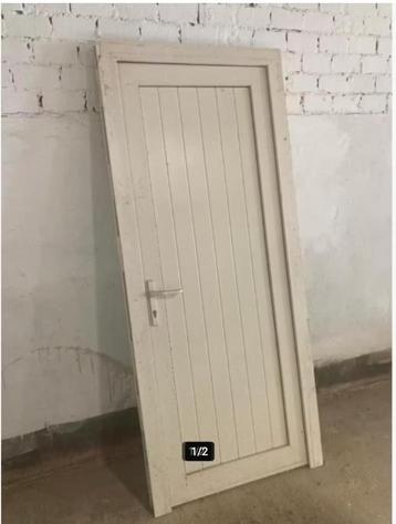 BUITENDEUR 3 J JONG; goede staat 222x 95 cm beschikbaar voor biedingen