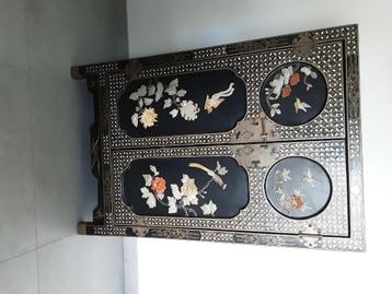 Chinese kast beschikbaar voor biedingen
