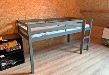 Kinderbed 90x200 beschikbaar voor biedingen