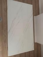 Table basse design – Effet marbre blanc et pieds dorés, Maison & Meubles, Enlèvement