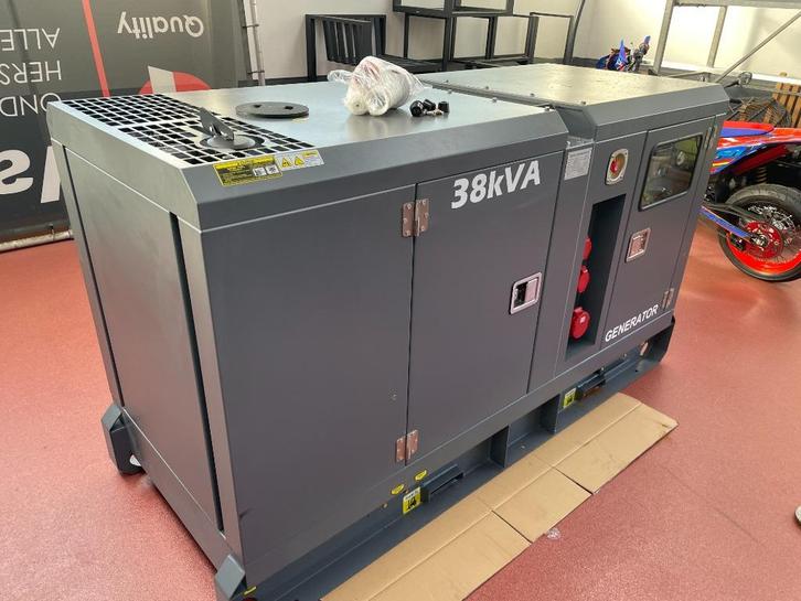 stroomgroep, Doe-het-zelf en Bouw, Aggregaten, Nieuw, Overige typen, 30 kVA of meer, Elektrisch startend, Geluidgedempt, Ophalen