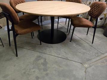 Ronde tafel eikveneer 150cm diameter €399 beschikbaar voor biedingen