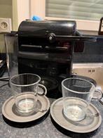 Nespresso apparaat met twee kopjes, Elektronische apparatuur, Koffiezetapparaten, Ophalen, Espresso apparaat, Zo goed als nieuw