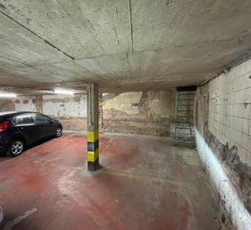 Garage à louer à Ixelles disponible aux enchères