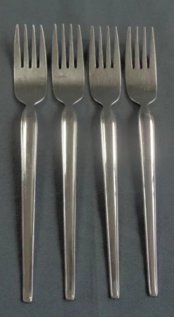 SOLA ELITE DESIREE set 4 dinervorken vorken 19,7cm, Huis en Inrichting, Keuken | Bestek, Zo goed als nieuw, Verzenden