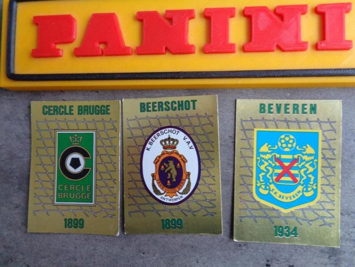 PANINI VOETBAL STICKERS FOOTBALL 86 3X BADGES, Hobby en Vrije tijd, Stickers en Plaatjes, Ophalen of Verzenden