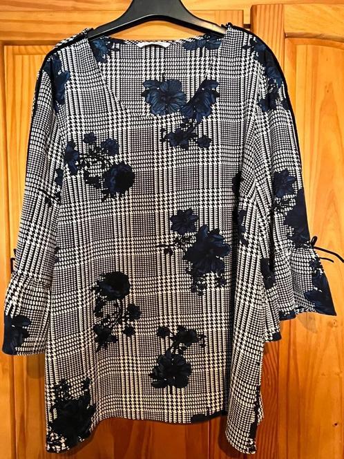 Geruite blouse met blauwe bloemen, Kleding | Dames, Blouses en Tunieken, Zo goed als nieuw, Maat 42/44 (L), Grijs, Verzenden