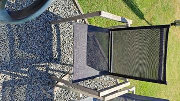 2 zeer goede tuinstoelen te koop beschikbaar voor biedingen