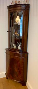 Mooi vitrine hoekkastje, Ophalen
