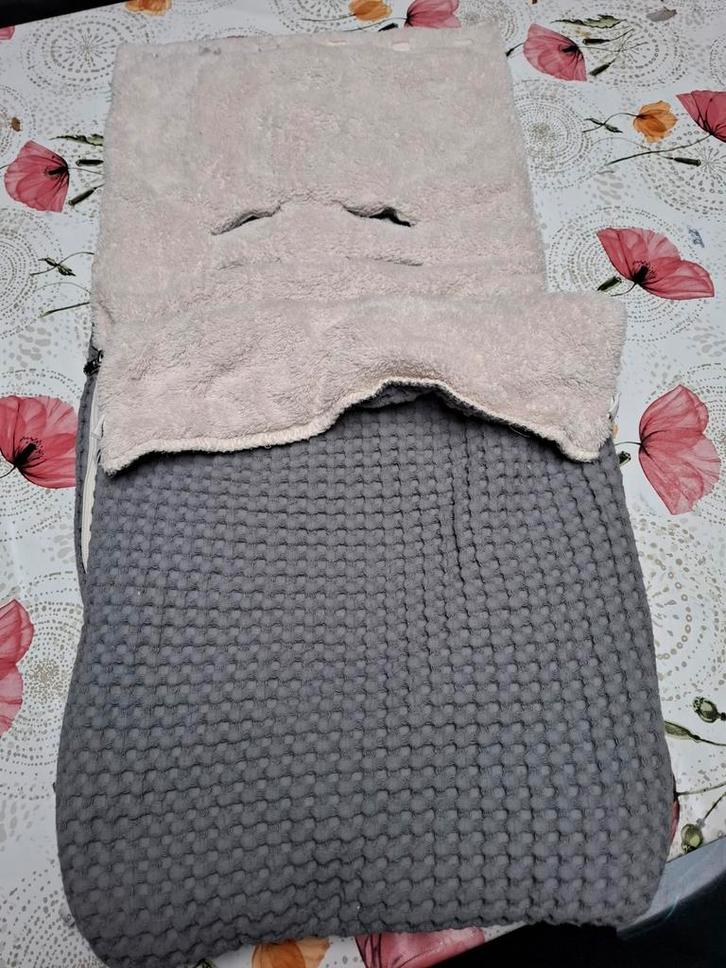 Koeka voetzak vanaf baby tot peuter, Enfants & Bébés, Couvertures, Sacs de couchage & Produits pour emmailloter, Enlèvement