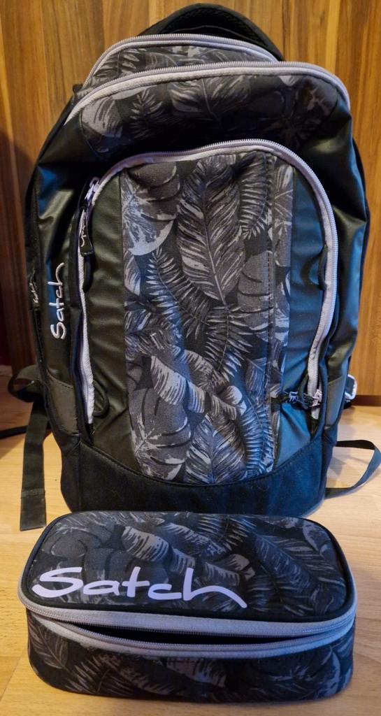 Satch rugzak/schooltas met bijpassende pennenzak, Handtassen en Accessoires, Tassen | Schooltassen, Zo goed als nieuw, Ophalen