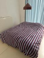 BED modern tweepersoonsbed met stalen kader en wielen, Ophalen, Gebruikt, Blauw, Tweepersoons