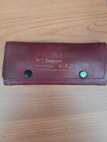 Vintage Darts etui Amber Jacks beschikbaar voor biedingen