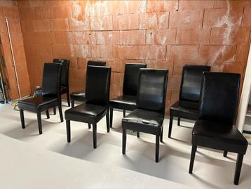 Eetkamerstoelen beschikbaar voor biedingen