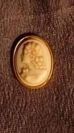 Magnifique broche Camée Slovakia, Beige, Comme neuf, 4 à 7 cm, Envoi