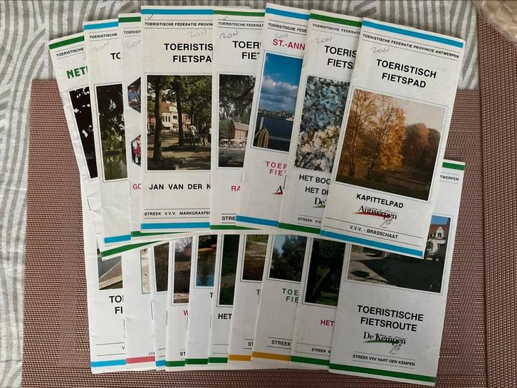 Toeristische fietsroutes, Boeken, Reisgidsen, Zo goed als nieuw, Ophalen of Verzenden