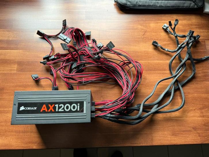 Corsair AX1200i Platinum, Computers en Software, Interne voedingen, Zo goed als nieuw, Ophalen of Verzenden