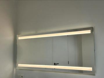 Spiegel badkamer met LED beschikbaar voor biedingen