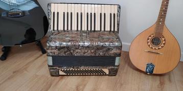 Accordeon  beschikbaar voor biedingen