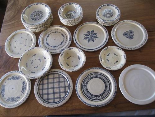 Decoratieve aardewerk borden wit blauw, Antiek en Kunst, Antiek | Keramiek en Aardewerk, Ophalen of Verzenden
