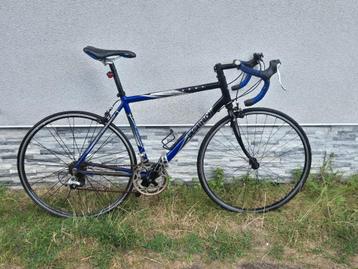 koersfiets beschikbaar voor biedingen