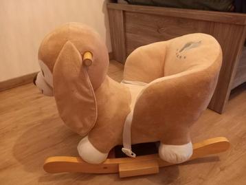 Hobbelpaard hond yoyo rock beschikbaar voor biedingen