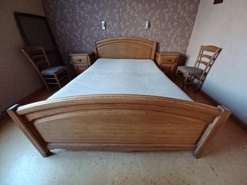 Houten slaapkamer met bed en kleerkast in zeer goede staat, Huis en Inrichting, Slaapkamer | Complete slaapkamers, Gebruikt, Tweepersoons