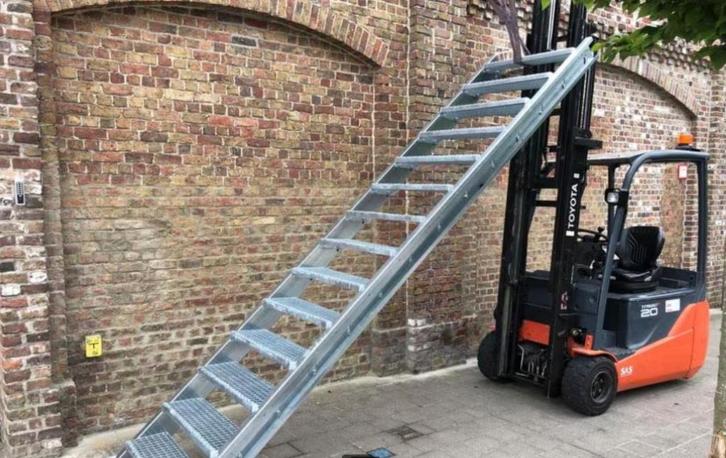 grote trap, Doe-het-zelf en Bouw, Ladders en Trappen, Gebruikt, Trap, Ophalen