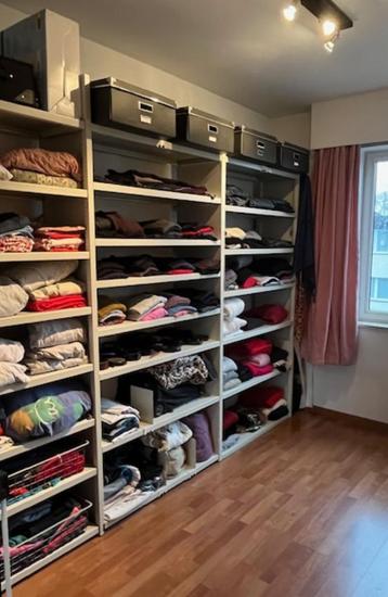 Rekken metaal 3st. - Garage of bureel of als dressing beschikbaar voor biedingen