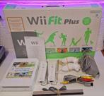 Wii + Wii fit plus Balance Board, Games en Spelcomputers, Ophalen of Verzenden, Zo goed als nieuw, Met 2 controllers, Met games