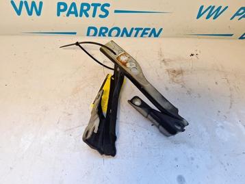 Charnière capot d'un Volkswagen Polo, Enlèvement ou Envoi, 3 mois de garantie, Utilisé, Volkswagen