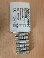 Smeltzekeringen. Cylindrische zekeringen 12A en 25A, Enlèvement ou Envoi, Neuf