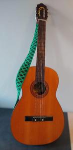 spaanse gitaar met hoes, Muziek en Instrumenten, Snaarinstrumenten | Gitaren | Akoestisch, Ophalen, Gebruikt, Klassieke of Spaanse gitaar