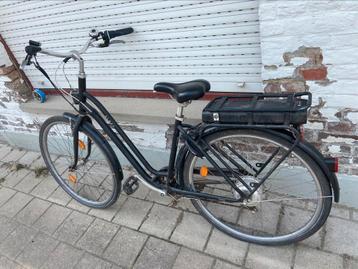 Damens fiets 25km per uur beschikbaar voor biedingen