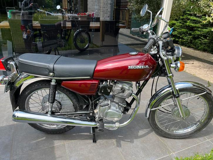 Honda 125 in gerestaureerde staat hogere prijsklasse!!!!, Fietsen en Brommers, Brommers | Oldtimers, Ophalen